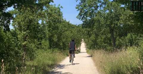 Natura, trulli e chiesette: in Valle d'Itria alla scoperta della "ciclovia dell'acqua"